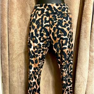 Leopard Print Leggings. comfortable waistband does not roll down. Side Pockets